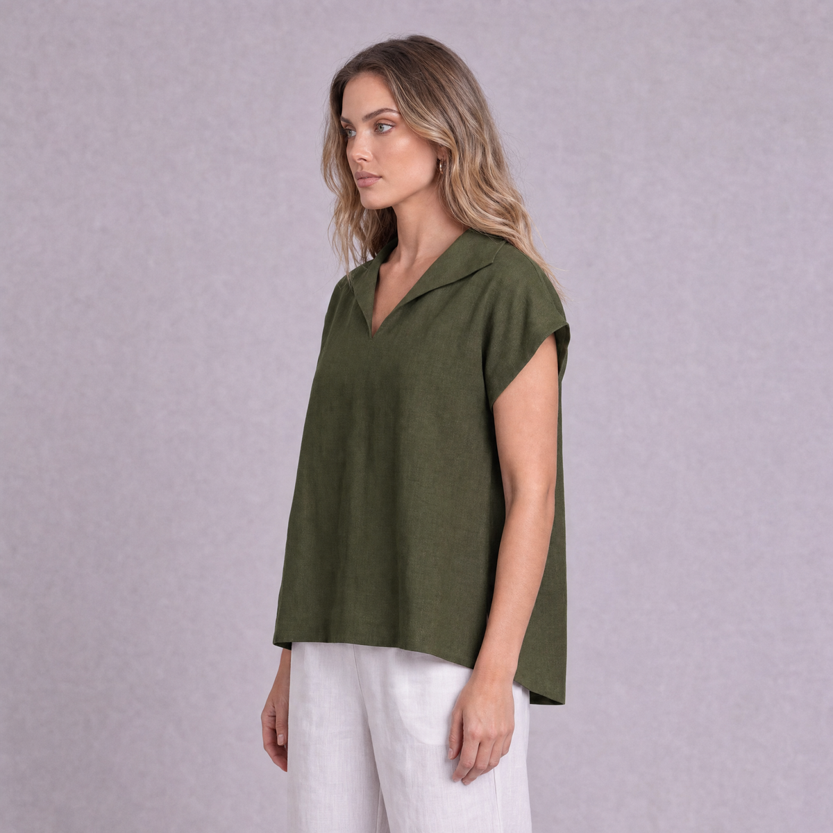 Linen Collared V-Neck Top in Moss Green, Ratń Swamini