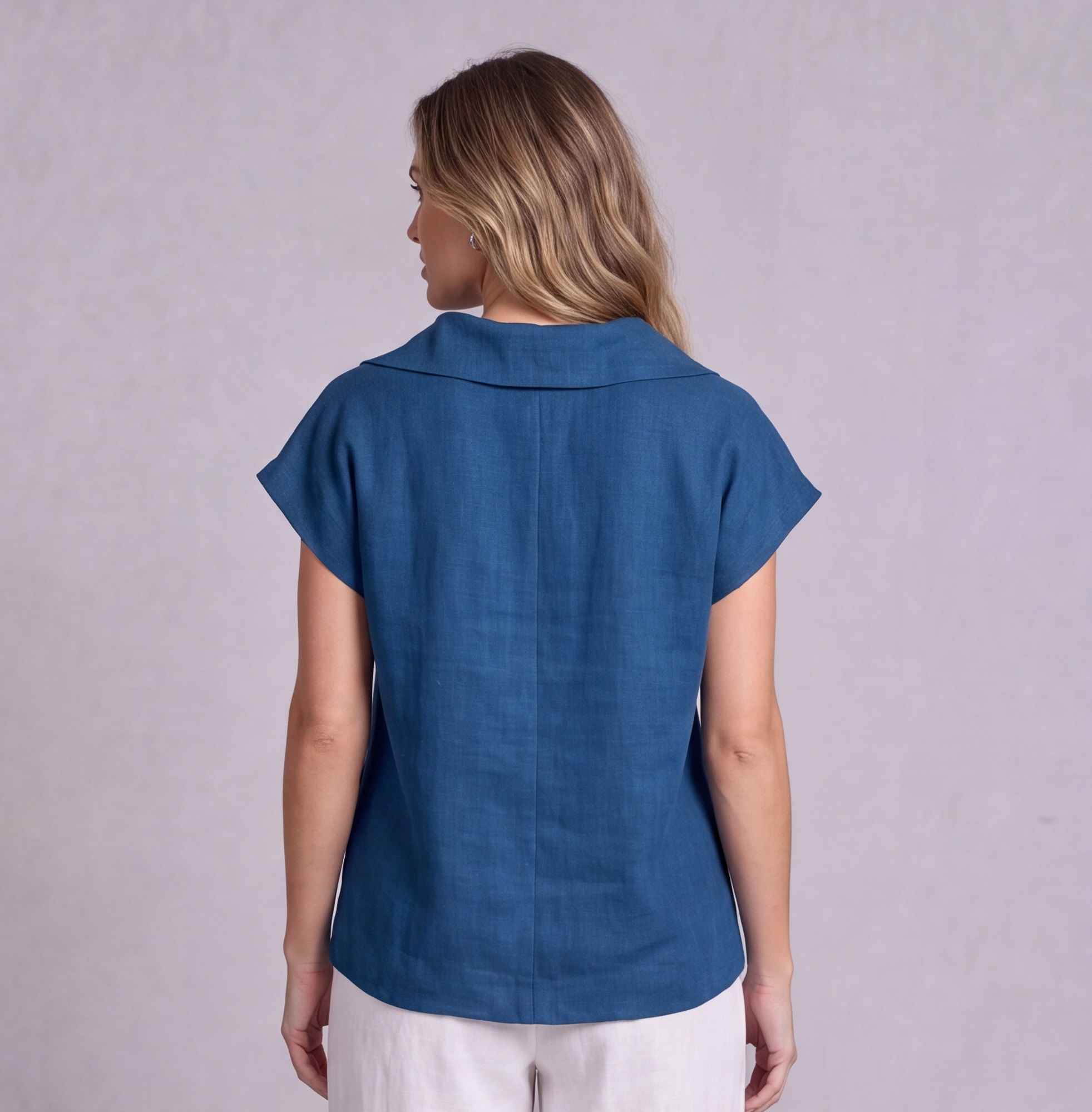 Linen Collared V-Neck Top — Ratń Swamini · view 2