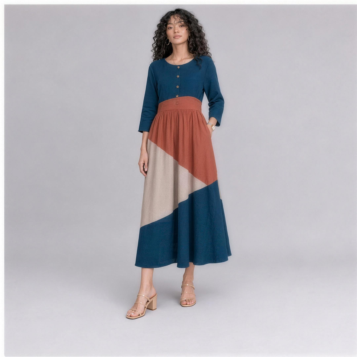 Linen Colour-Block Tiered Midi Dress in Coastal, Ratń Swamini