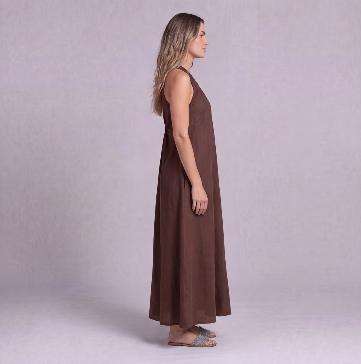 Linen Halter Maxi Dress — Ratń Swamini · view 3
